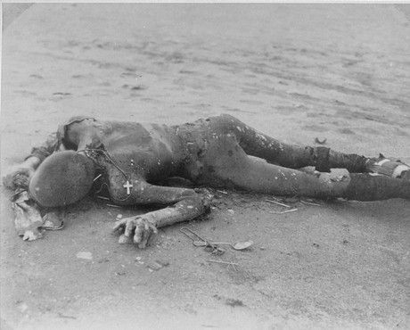 A burned corpse in Leipzig-Thekla, a sub-camp of Buchenwald